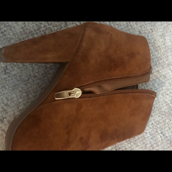 ALDO caramel bootie suede size 7.5 never worn - Picture 6 of 6